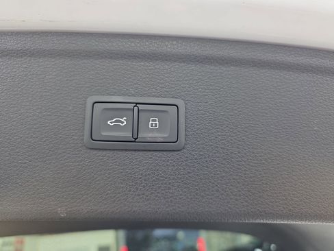 Used 2018 Audi Q5 Prestige w/ Prestige Package image 13