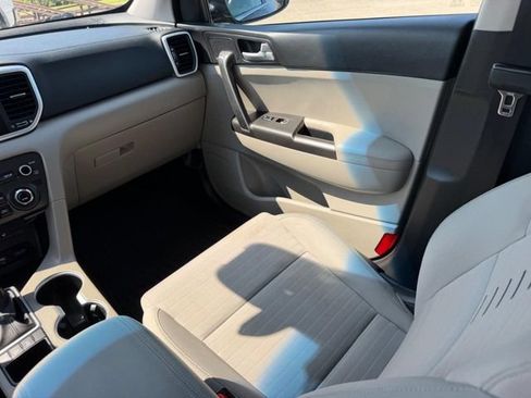 Certified 2022 Kia Sportage LX w/ LX AWD Value Edition Package image 15