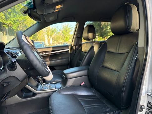 Used 2013 Kia Sorento EX w/ Premium Plus Pkg AWD/4WD image 9