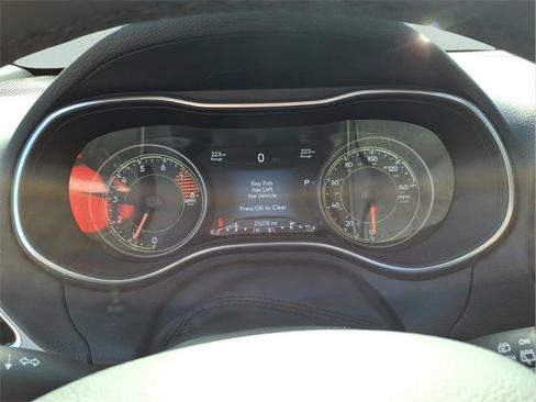 Used 2022 Jeep Cherokee Limited image 16