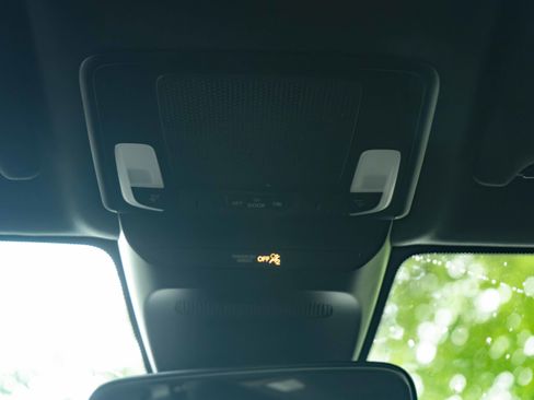 Certified 2025 Honda HR-V Sport image 34