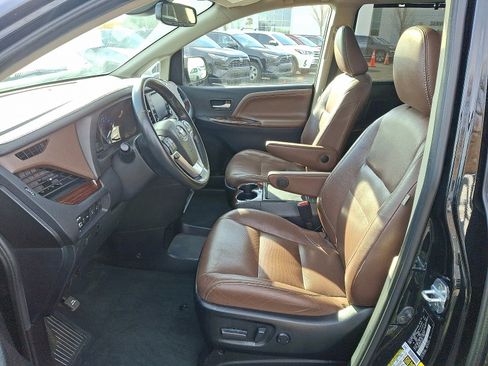 Certified 2020 Toyota Sienna Limited image 15