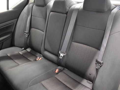Used 2025 Nissan Altima 2.5 SV FWD image 7