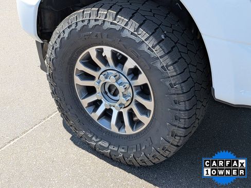 Certified 2022 Ford F350 Lariat AWD/4WD image 10