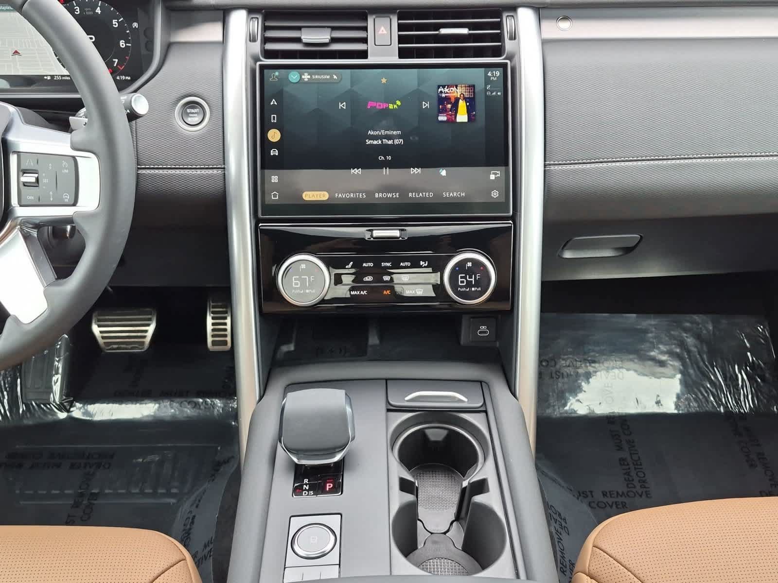Certified 2025 Land Rover Discovery Dynamic SE AWD/4WD image 31