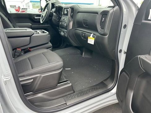 New 2025 Chevrolet Silverado 2500 Custom w/ Custom Value Package image 31