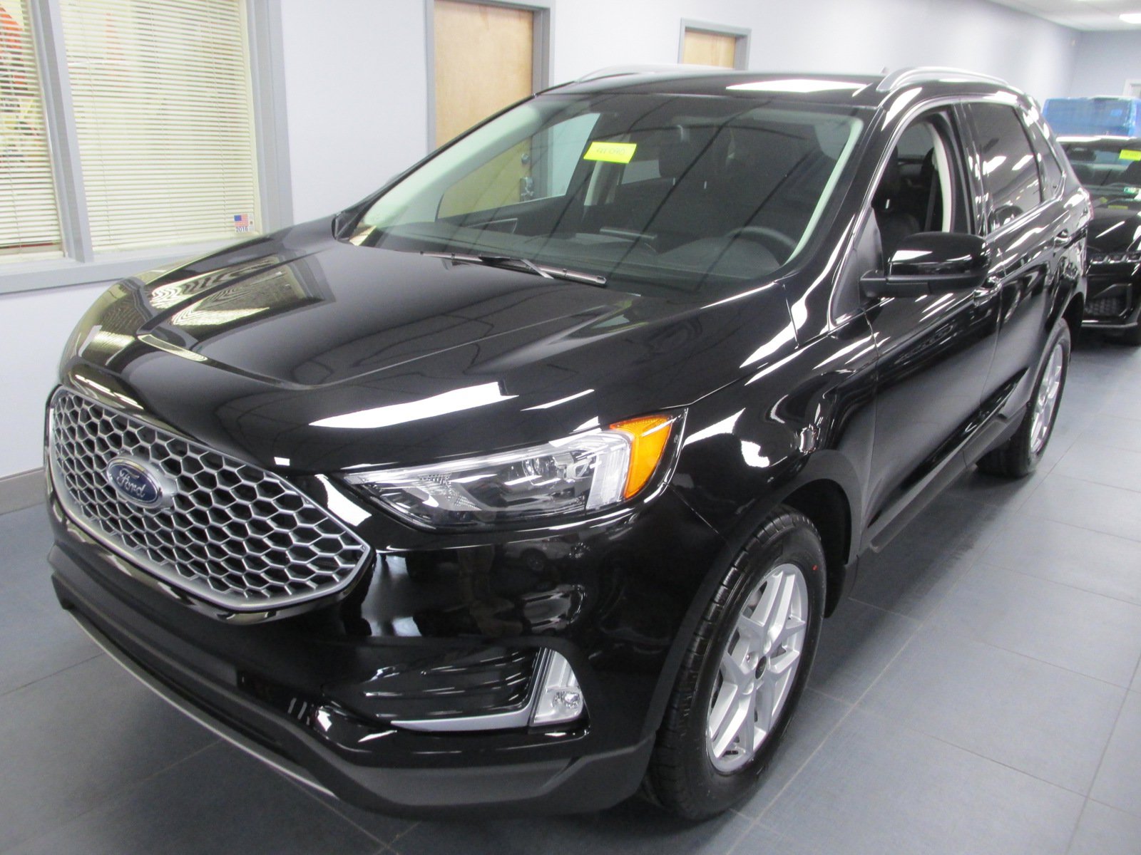New 2024 Ford Edge SEL w/ Convenience Package AWD/4WD image 1