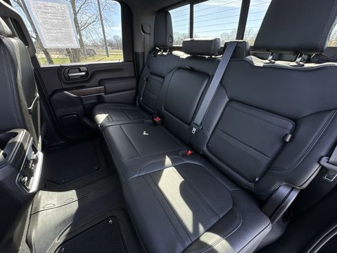 Certified 2022 GMC Sierra 3500 Denali w/ Denali Black Diamond Edition AWD/4WD image 22