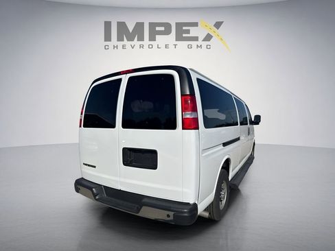 Used 2025 Chevrolet Express 3500 LT w/ LT Preferred Equipment Group RWD image 4