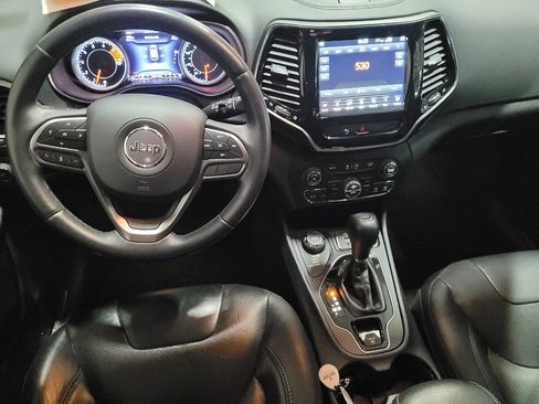 Used 2019 Jeep Cherokee Limited image 22