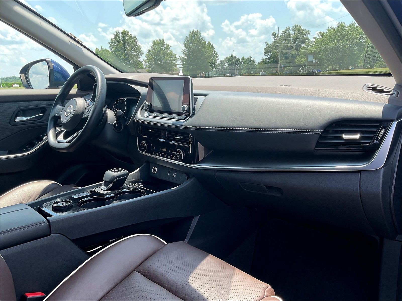 Used 2023 Nissan Rogue SV AWD/4WD image 27