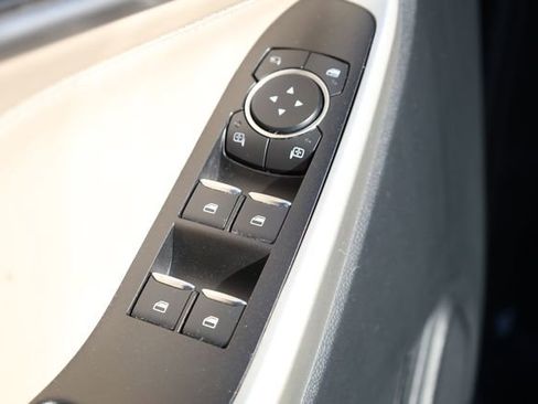 Used 2022 Ford Explorer Limited image 18