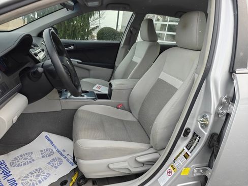 Used 2012 Toyota Camry XLE image 11