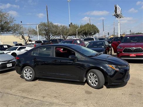 Certified 2024 Toyota Corolla LE image 4