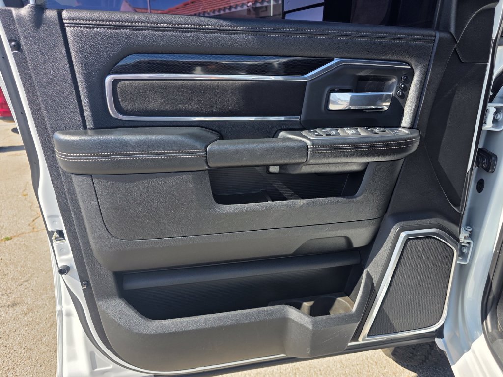 Used 2022 RAM 3500 Laramie AWD/4WD image 13