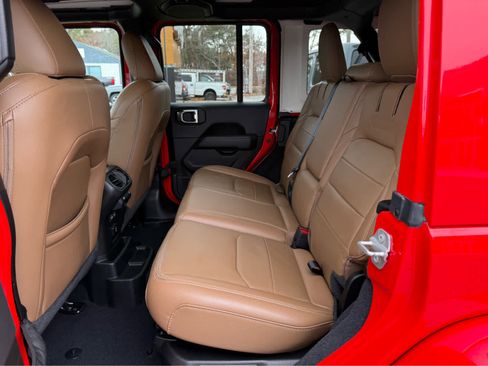 Used 2022 Jeep Wrangler Unlimited Sahara w/ Cold Weather Group image 29