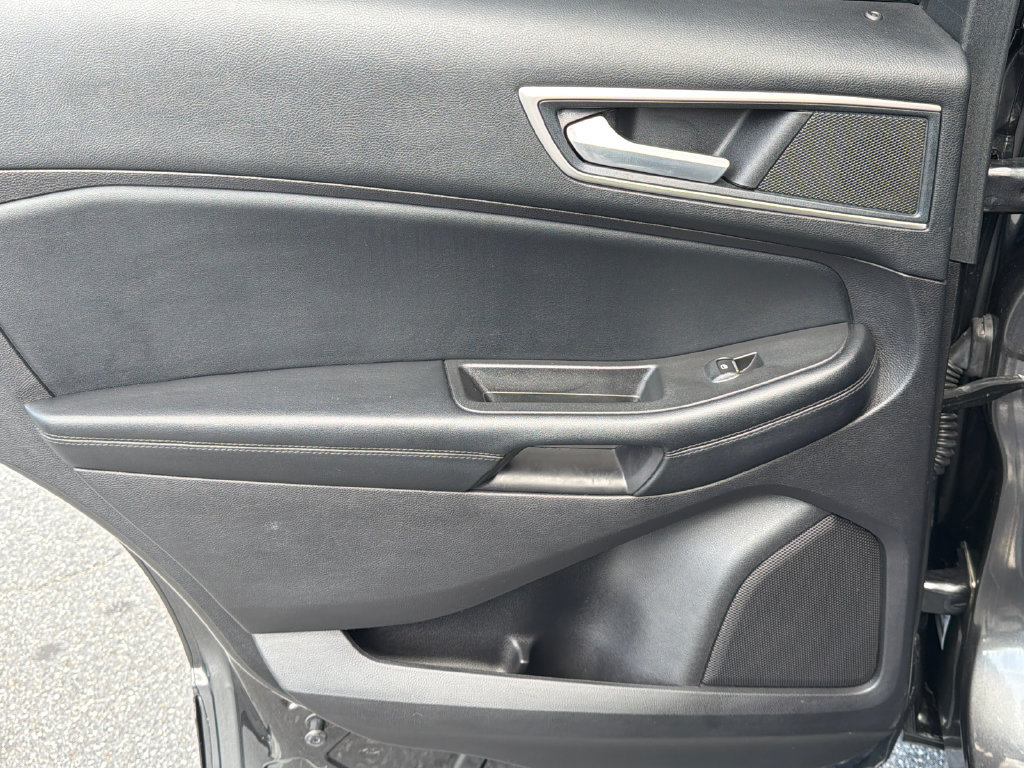 Used 2020 Ford Edge SEL w/ Convenience Package FWD image 22