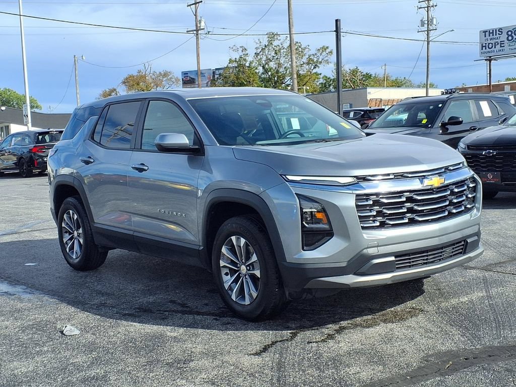 Used 2025 Chevrolet Equinox LT AWD/4WD image 3