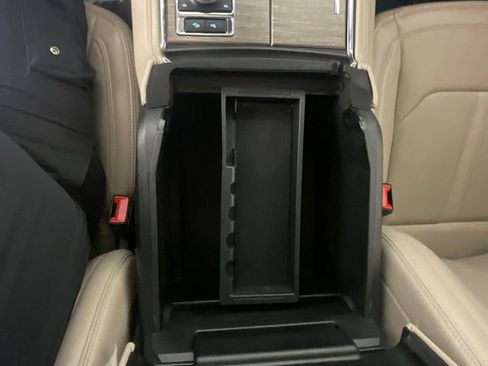 Used 2024 Ford Expedition Limited AWD/4WD image 41
