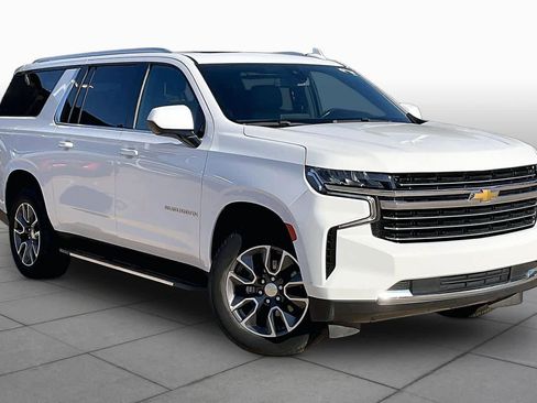 Used 2021 Chevrolet Suburban LT w/ Rear Media and Nav Package AWD/4WD image 4