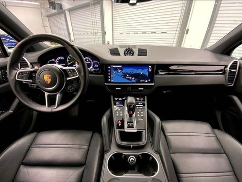 Used 2022 Porsche Cayenne E-Hybrid image 14