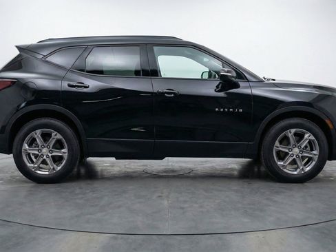 Used 2025 Chevrolet Blazer LT FWD image 11
