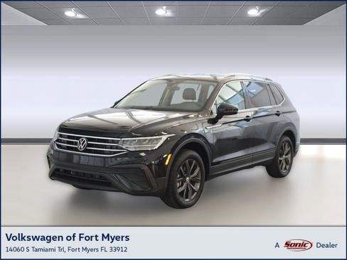 Used 2023 Volkswagen Tiguan SE image 1