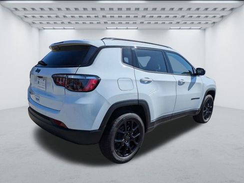 New 2026 Jeep Compass Latitude AWD/4WD image 4