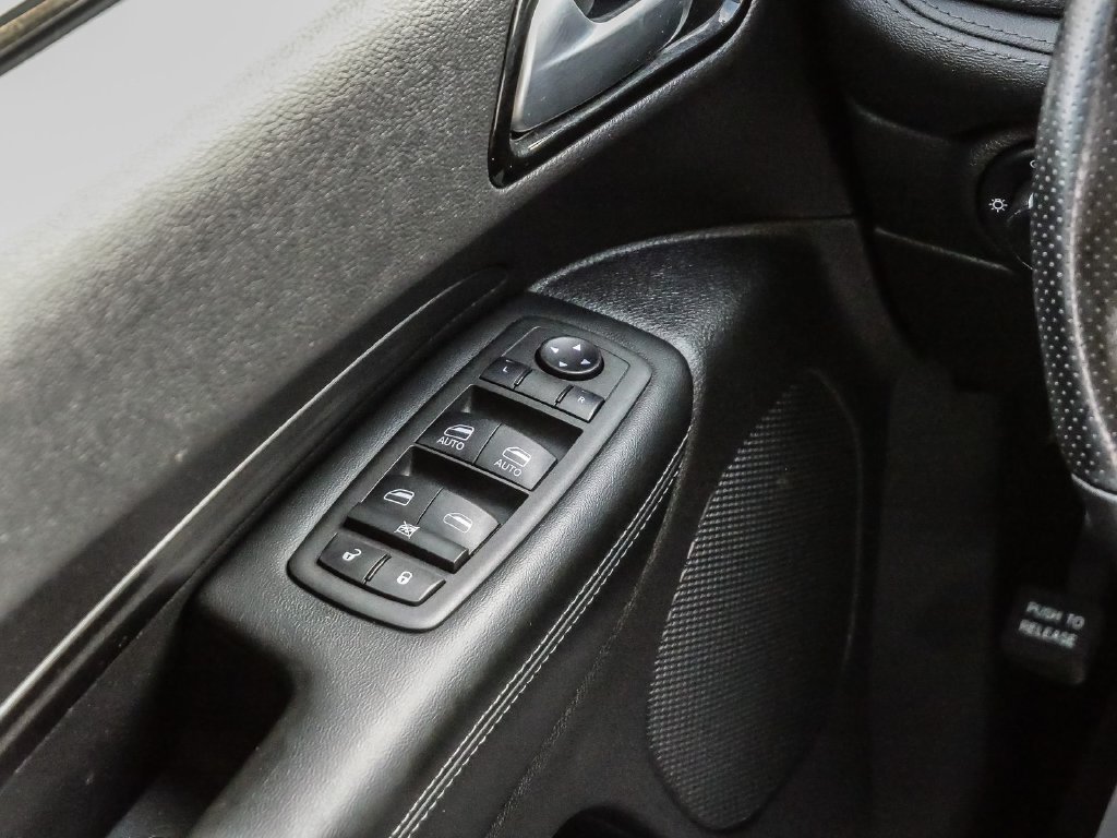 Used 2022 Dodge Durango SXT w/ Anodized Platinum Package AWD/4WD image 28