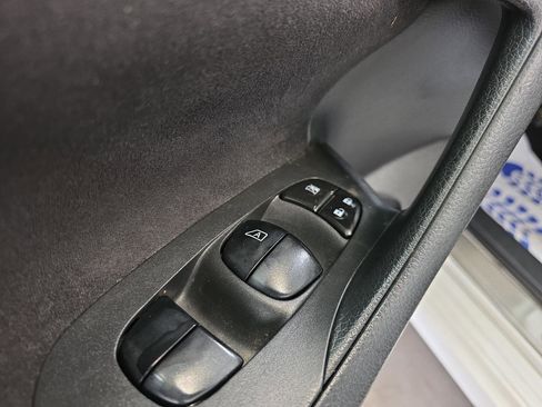 Used 2013 Nissan Altima 2.5 SV image 26