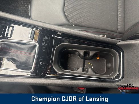 Used 2025 Jeep Compass Trailhawk image 37