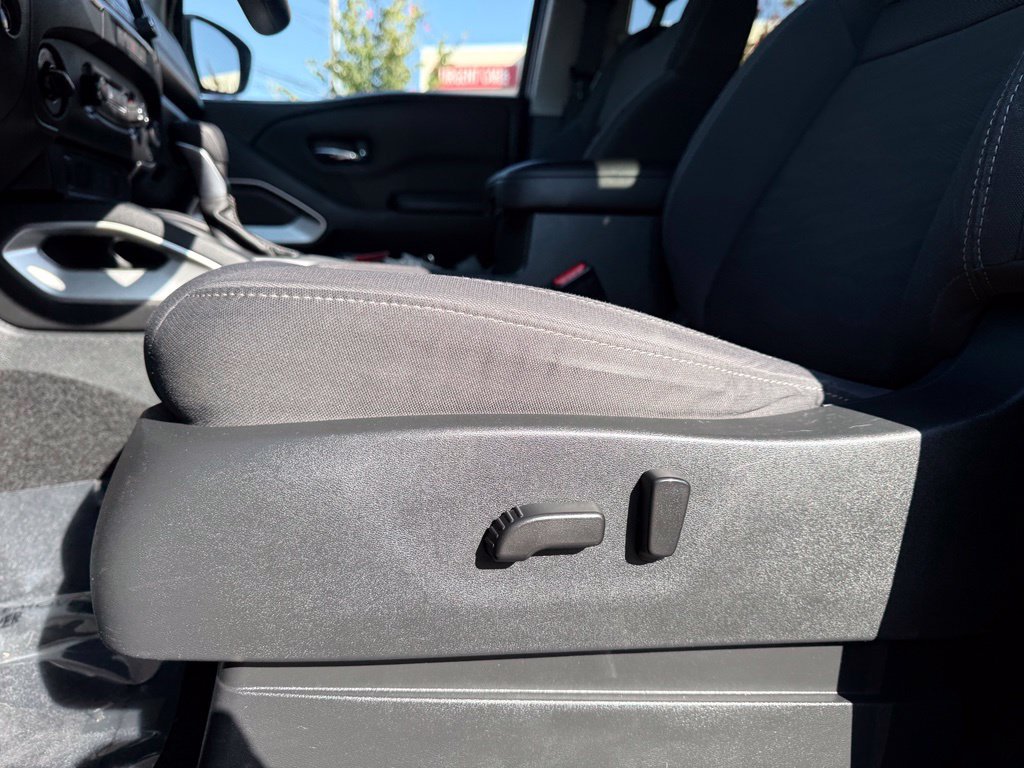 Certified 2023 Nissan Frontier SV AWD/4WD image 13