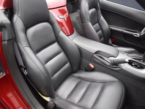 Used 2006 Chevrolet Corvette Convertible w/ Preferred Equipment Group RWD image 26