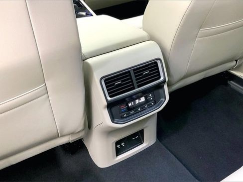 Used 2025 Volkswagen Atlas SEL image 35