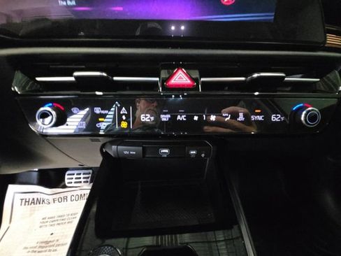 Used 2023 Kia Niro Wave w/ Wave Preserve Package FWD image 17