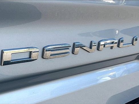 Used 2022 GMC Sierra 1500 Denali image 32