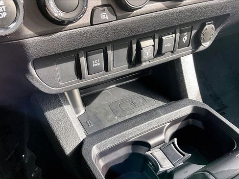 Used 2023 Toyota Tacoma SR image 33