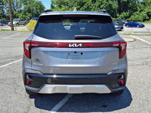 Used 2025 Kia Seltos SX AWD/4WD image 5
