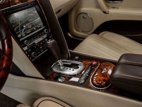 Used 2015 Bentley Flying Spur V8 AWD/4WD image 32