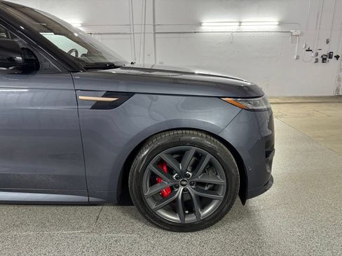 Used 2023 Land Rover Range Rover Sport SE Dynamic AWD/4WD image 4