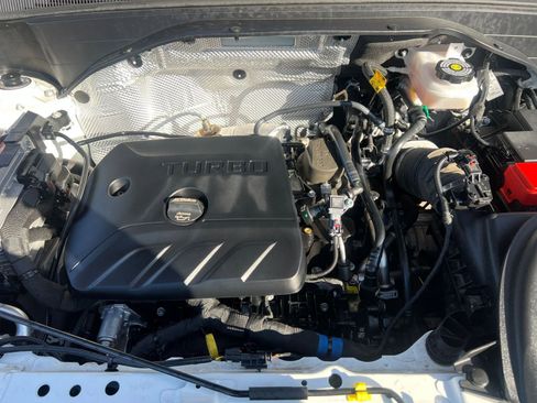 Used 2025 Chevrolet TrailBlazer LT FWD image 32