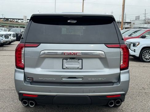 Used 2024 GMC Yukon XL Denali w/ Advanced Technology Package image 4