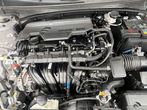 Used 2023 Hyundai Elantra SEL image 33