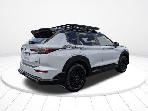 New 2026 Mitsubishi Outlander AWD image 3