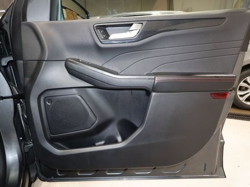 Used 2025 Ford Escape ST-Line image 18