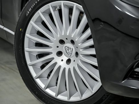 Used 2017 Mercedes-Benz Maybach S 550 4MATIC image 4