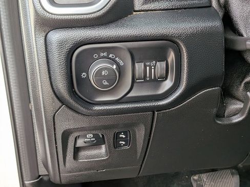 Used 2020 RAM 1500 Laramie AWD/4WD image 17