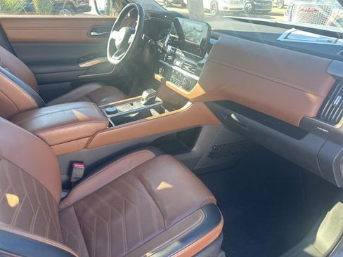 Used 2022 Nissan Pathfinder Platinum w/ Cargo Package image 27