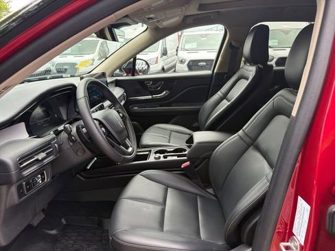 Used 2025 Lincoln Corsair AWD w/ Equipment Group 101A image 9