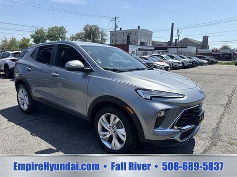 Used 2024 Buick Encore GX Preferred FWD image 2